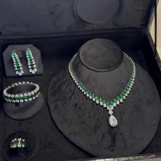 Royal Emerald necklace with earrings, ring and a bracelet
